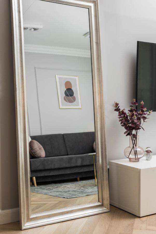 Wielopole17 Miro Apartment With Ac Krakow Luaran gambar